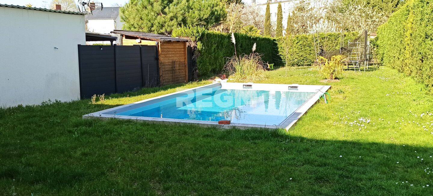 Maison 8 pièces 230 m² · à Saint-Florent-sur-Cher · 230 m² · 263 000 €