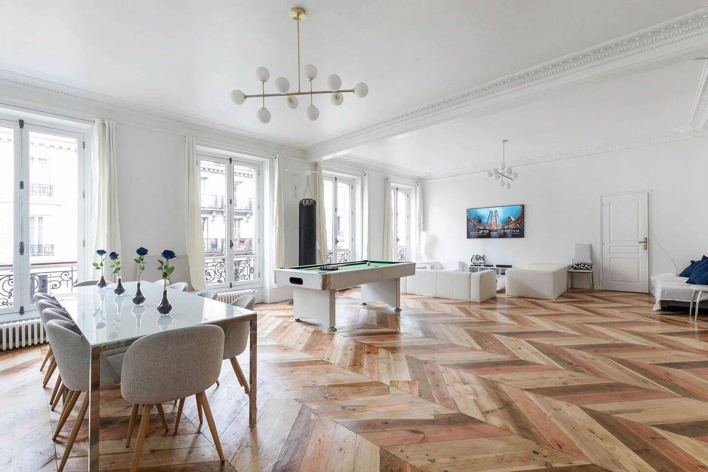 Appartement 4 pièces 155 m² · à Paris 9ème Arrondissement · 155,3 m² · 5 600 €/mois