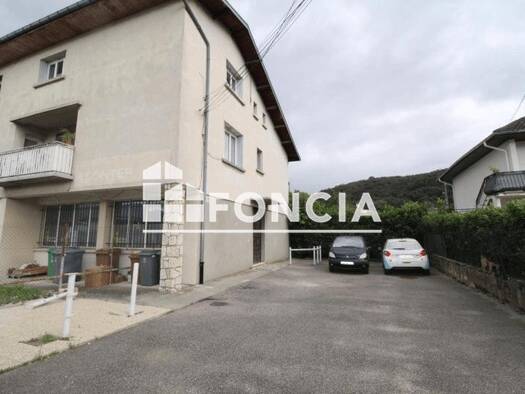 Appartement à louer 799 € 3 pièces 2 chambres 90,8 m² 2ème étage Échirolles 38130