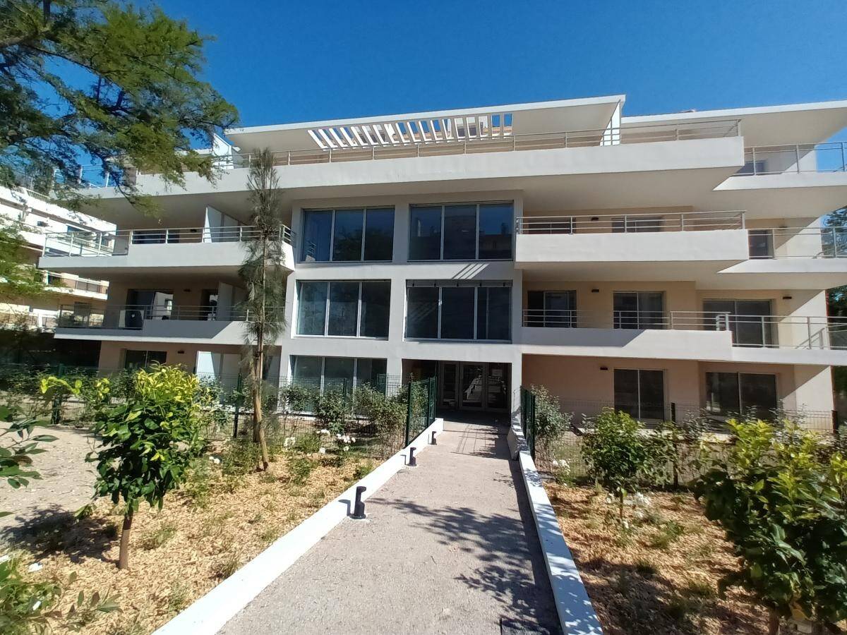 Appartement 4 pièces 110 m² · à Nice · 110 m² · 2 452 €