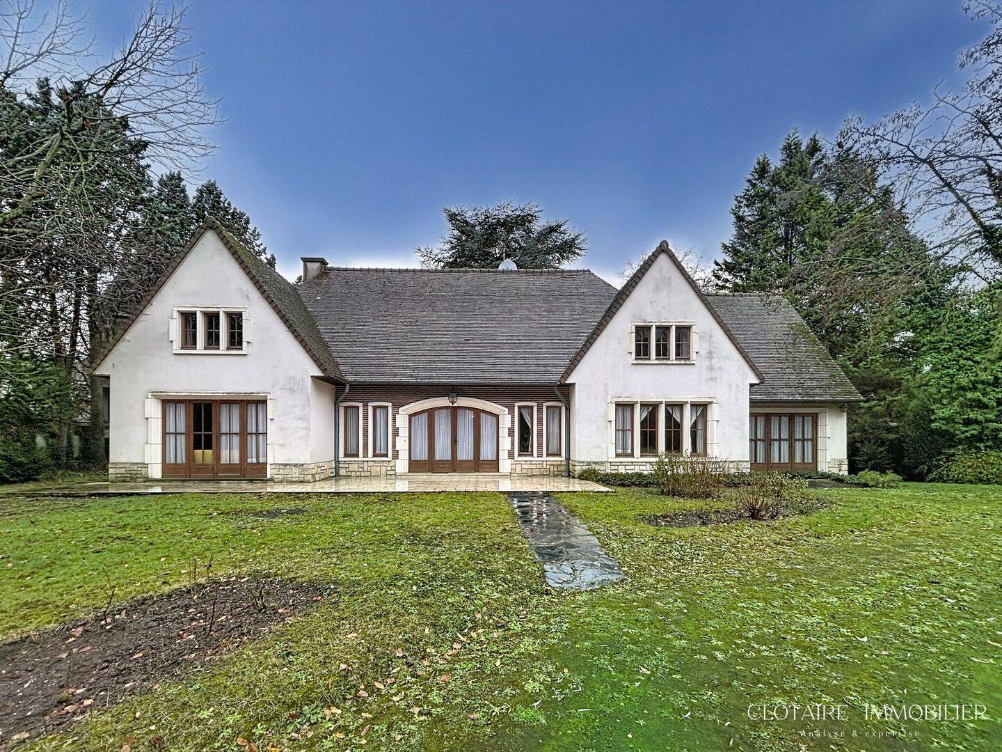 Maison 13 pièces 279 m² · à Compiègne · 279,2 m² · 940 000 €