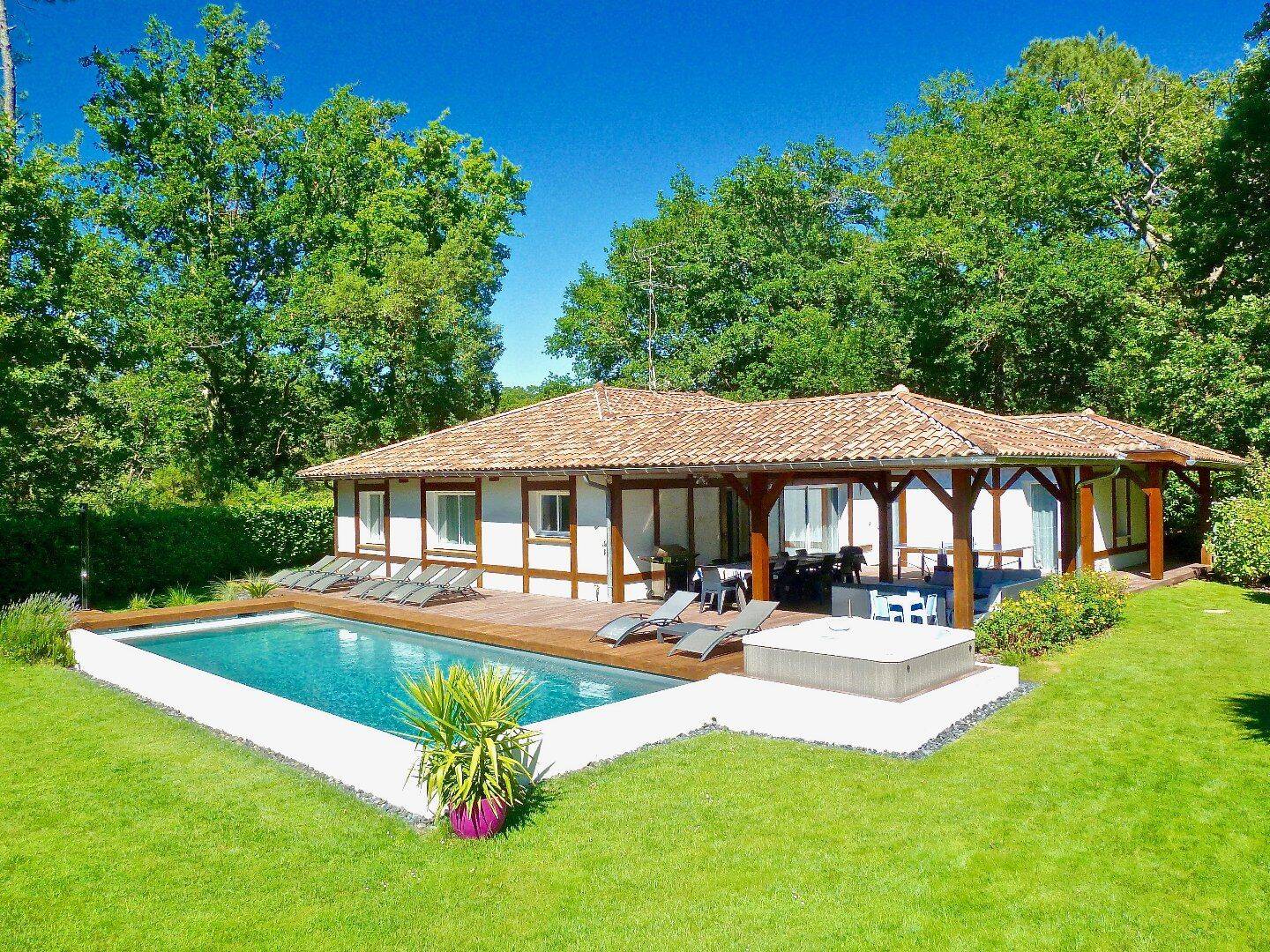 Maison 8 pièces 205 m² · à Moliets-Et-Maa · 205 m² · 998 000 €