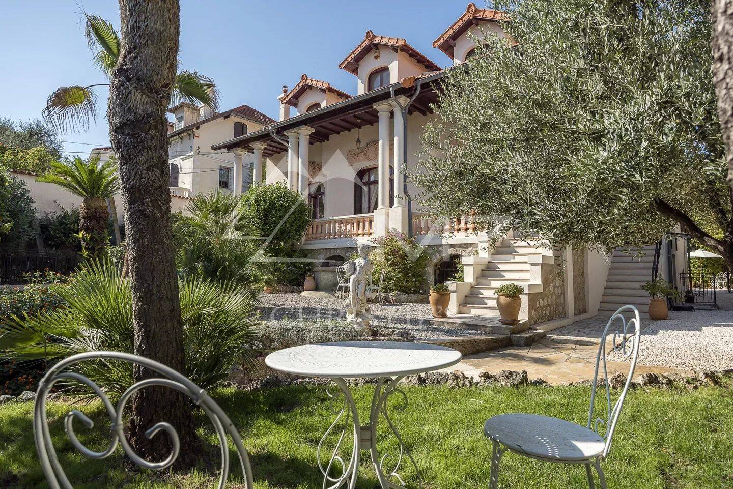 Maison 8 pièces 275 m² · à Cannes · 274,6 m² · 1 990 000 €