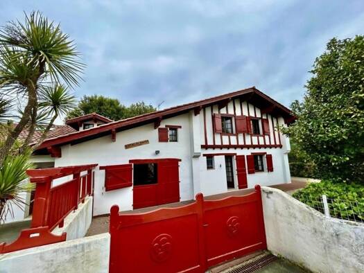 Maison à vendre 498 000 € 5 pièces 4 chambres 141 m² 1 069 m² de terrain Ustaritz 64480