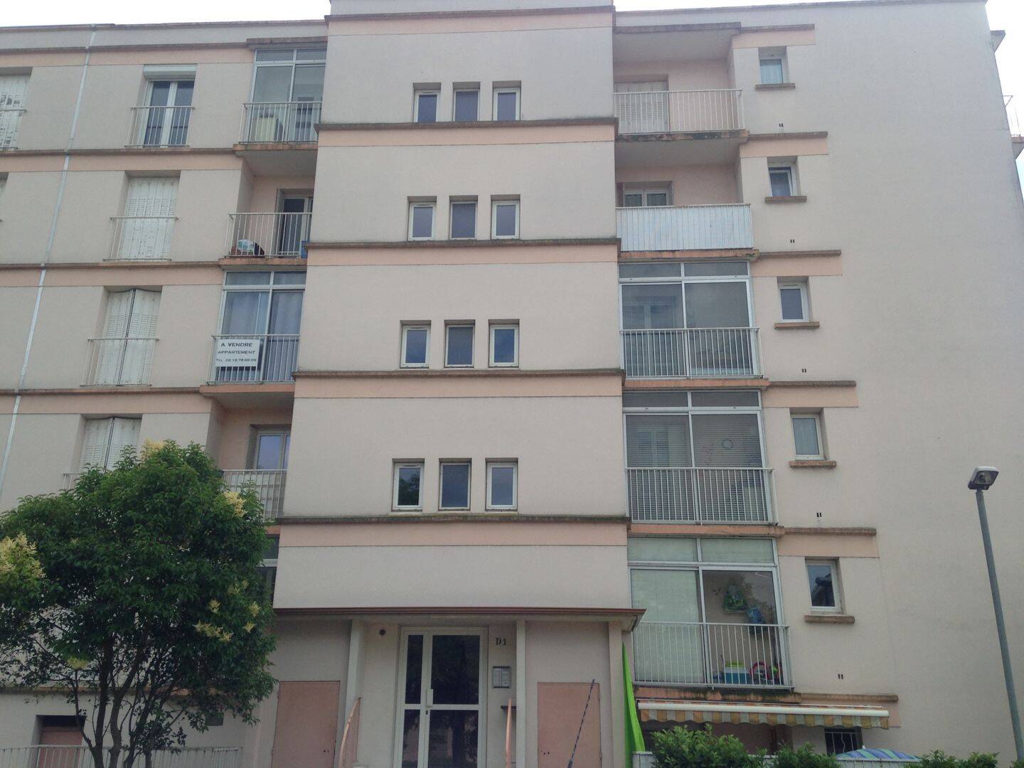 Appartement 5 pièces 85 m² · à Bourg-Saint-Andéol · 85 m² · 690 €