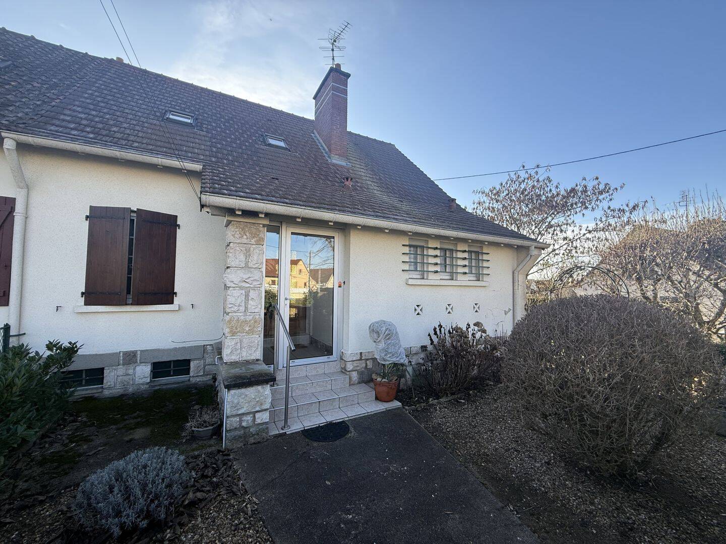 Maison 7 pièces 100 m² · à Gueugnon · 100 m² · 35 000 €