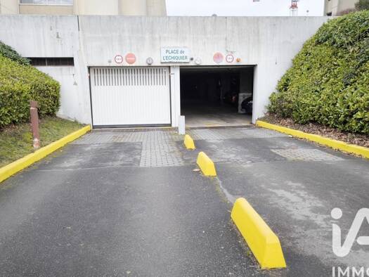 Parking à vendre 9 000 € 11 m² Village-Val Roger Villiers-le-Bel 95400