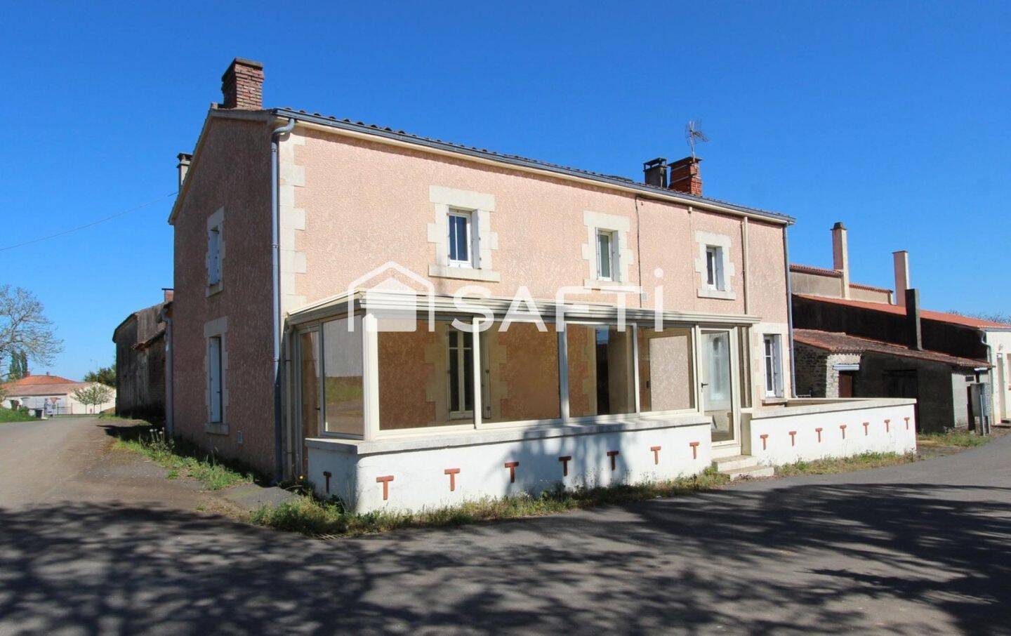 Maison 5 pièces 137 m² · à Rives-du-Fougerais · 137 m² · 59 900 €