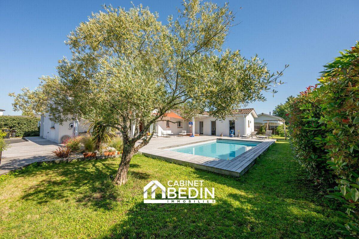 Maison 5 pièces 165 m² · à Saint-Jean-d'Illac · 165 m² · 672 000 €