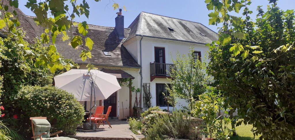 Maison 8 pièces 182 m² · à Saint-Priest-les-Fougères · 182 m² · 335 000 €