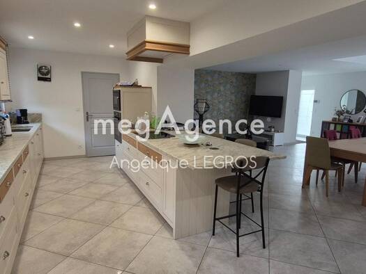 Maison à vendre 430 000 € 7 pièces 4 chambres 170 m² 900 m² de terrain Le Mans 72000