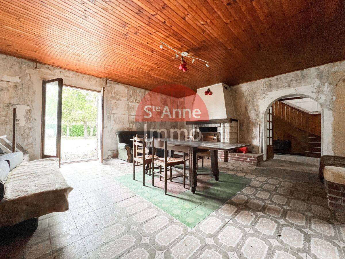 Maison 7 pièces 300 m² · à Estrées-Deniécourt · 300 m² · 49 900 €