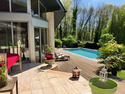 Maison à vendre 1 490 000 € 8 pièces 4 chambres 239 m² 3 647 m² de terrain Bazoches-sur-Guyonne 78490