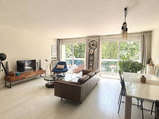 Appartement à vendre 279 000 € 3 pièces 2 chambres 81 m² Étage 2/4 Enghien-les-Bains 95880