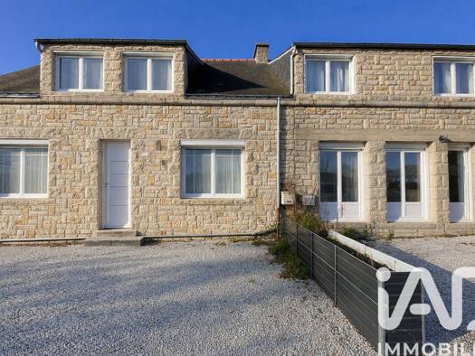 Maison à vendre 180 000 € 8 pièces 5 chambres 200 m² 1 233 m² de terrain Guéhenno 56420