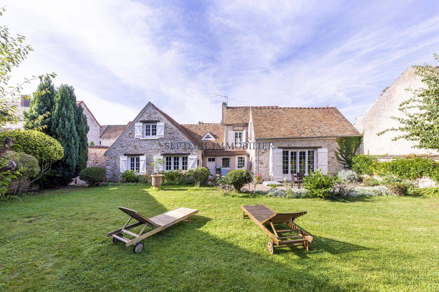 Maison 9 pièces 200 m² · à Arnouville-lès-Mantes · 200 m² · 549 000 €