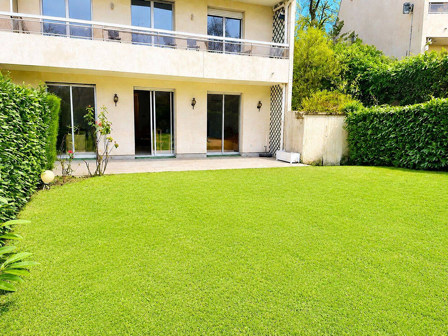 Appartement 3 pièces 99 m² · à Saint-Germain-en-Laye · 99 m² · 2 000 €