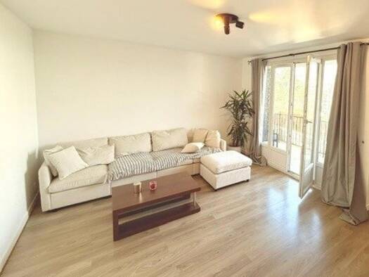 Appartement à vendre 159 900 € 3 pièces 2 chambres 66 m² Étage 2/3 Ballancourt-sur-Essonne 91610