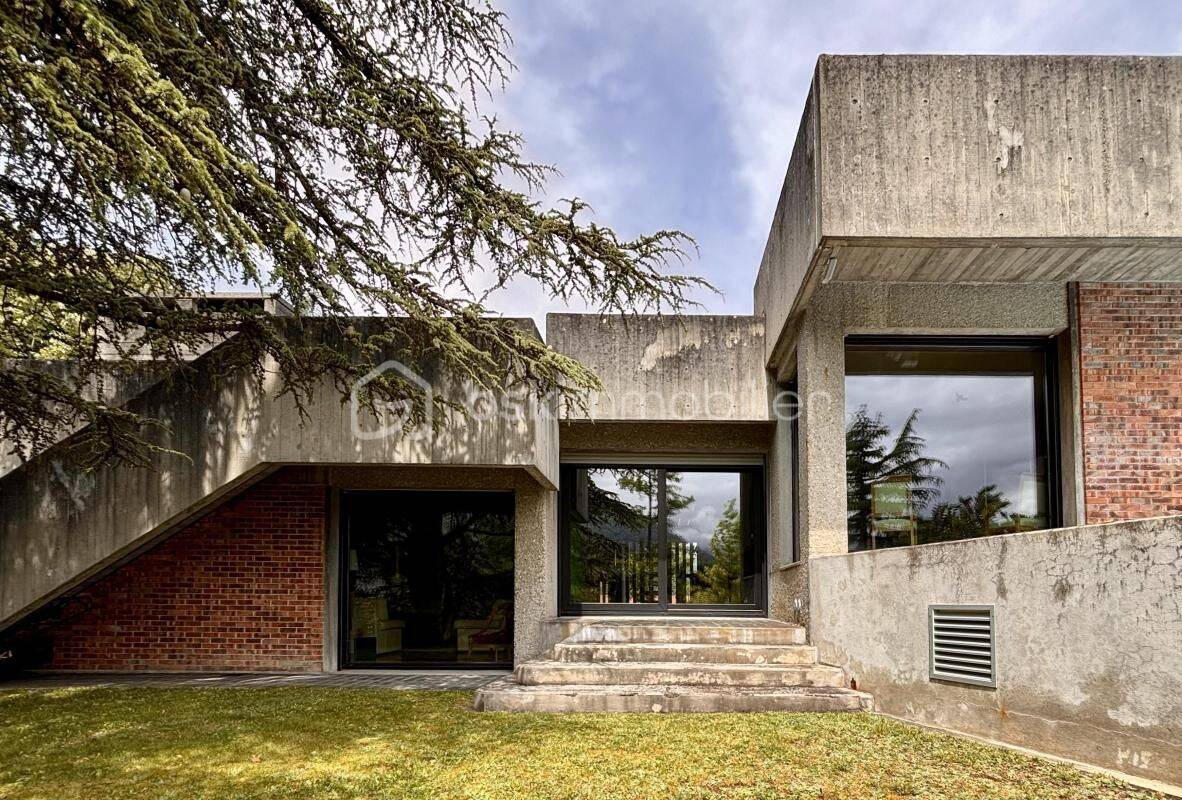 Grenoble-Gières, aux portes du Grésivaudan, un belvédère brutali — 10