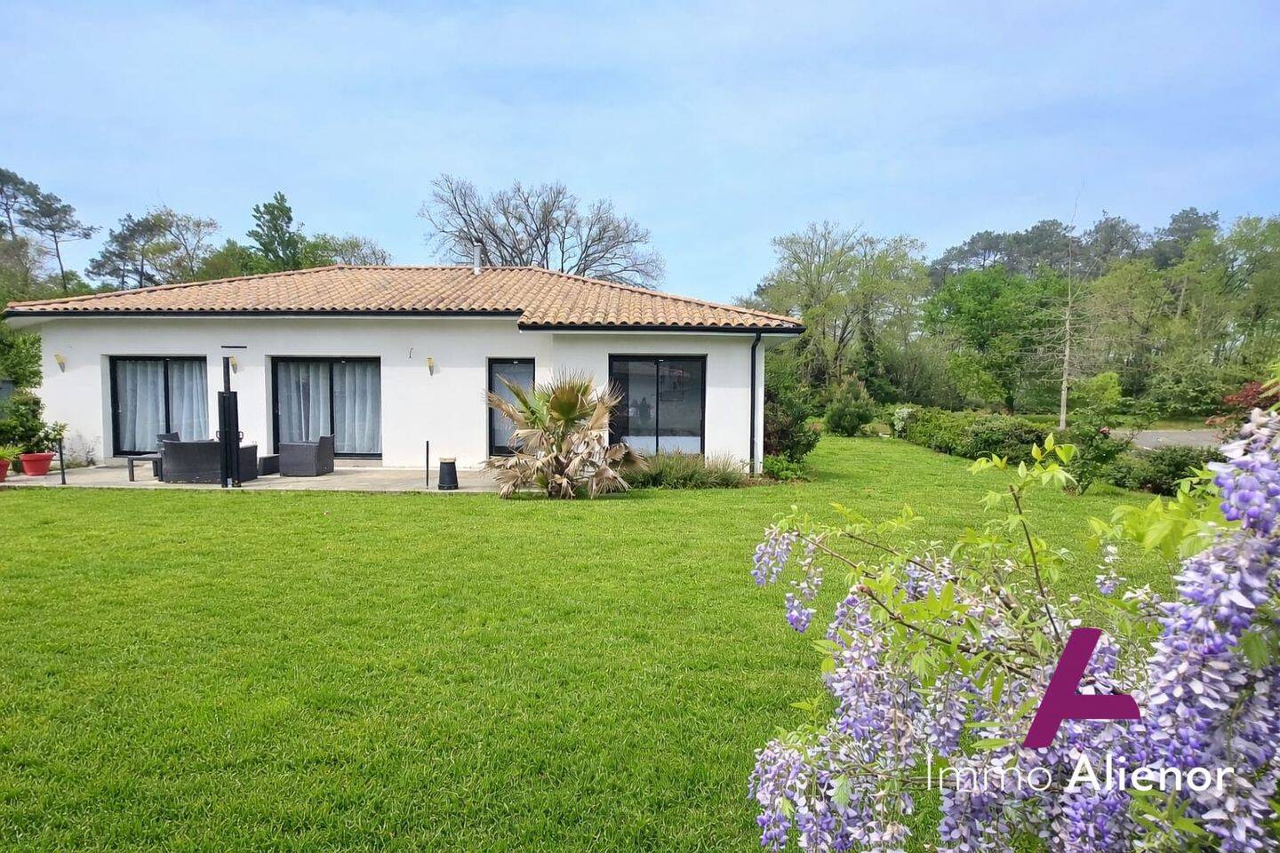 Maison 4 pièces 104 m² · à Saint-Julien-en-Born · 104 m² · 356 000 €