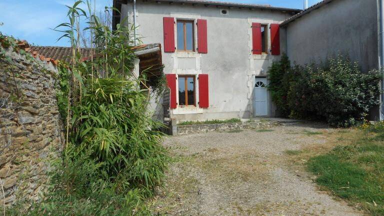 Maison 4 pièces 98 m² · à Montemboeuf · 98 m² · 105 000 €