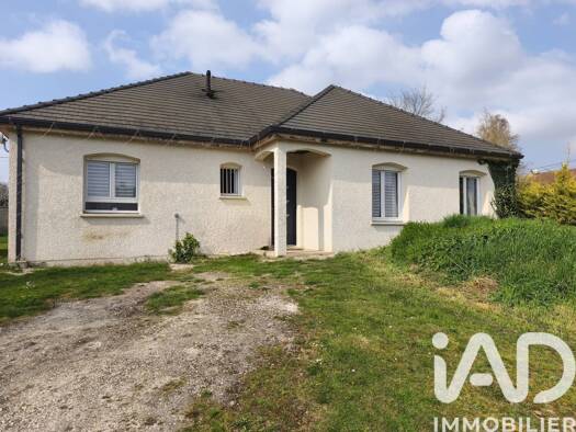 Maison de plain-pied à vendre 235 000 € 5 pièces 4 chambres 118 m² 659 m² de terrain Les Ormes-sur-Voulzie 77134
