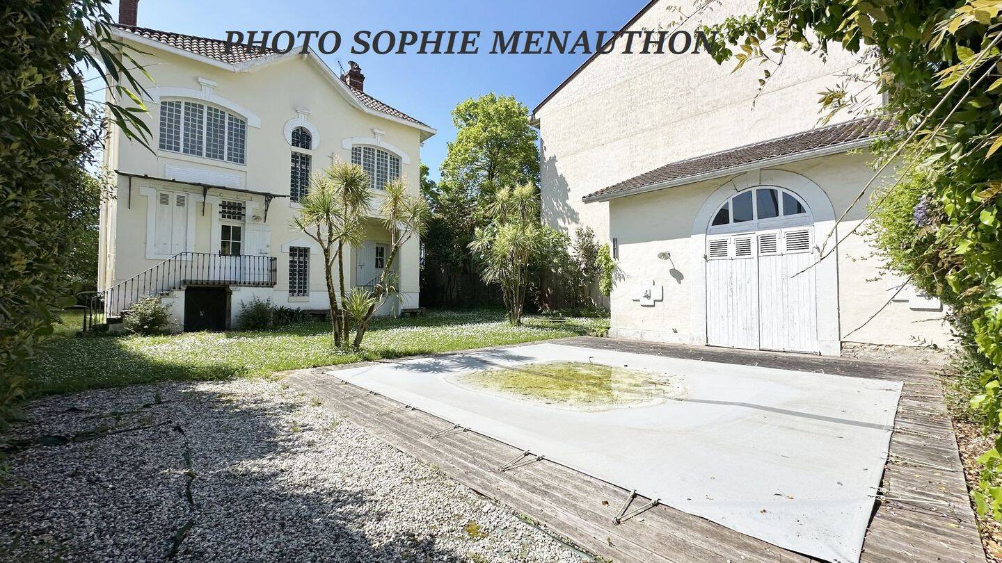 Maison 8 pièces 290 m² · à Dax · 290 m² · 686 000 €