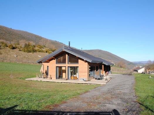 Maison de plain-pied à vendre - Première occupation 575 000 € 4 pièces 3 chambres 106 m² 3 624 m² de terrain Saint-Agnan-en-Vercors 26420