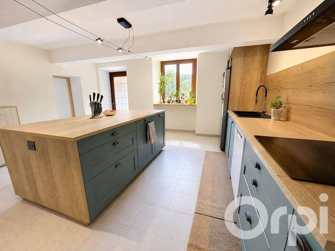 Maison 3 pièces 127 m² · à Latoue · 127 m² · 139 000 €