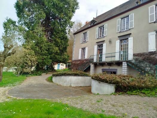 Maison à vendre 295 000 € 5 pièces 3 chambres 160 m² 6 360 m² de terrain Vichy 03200