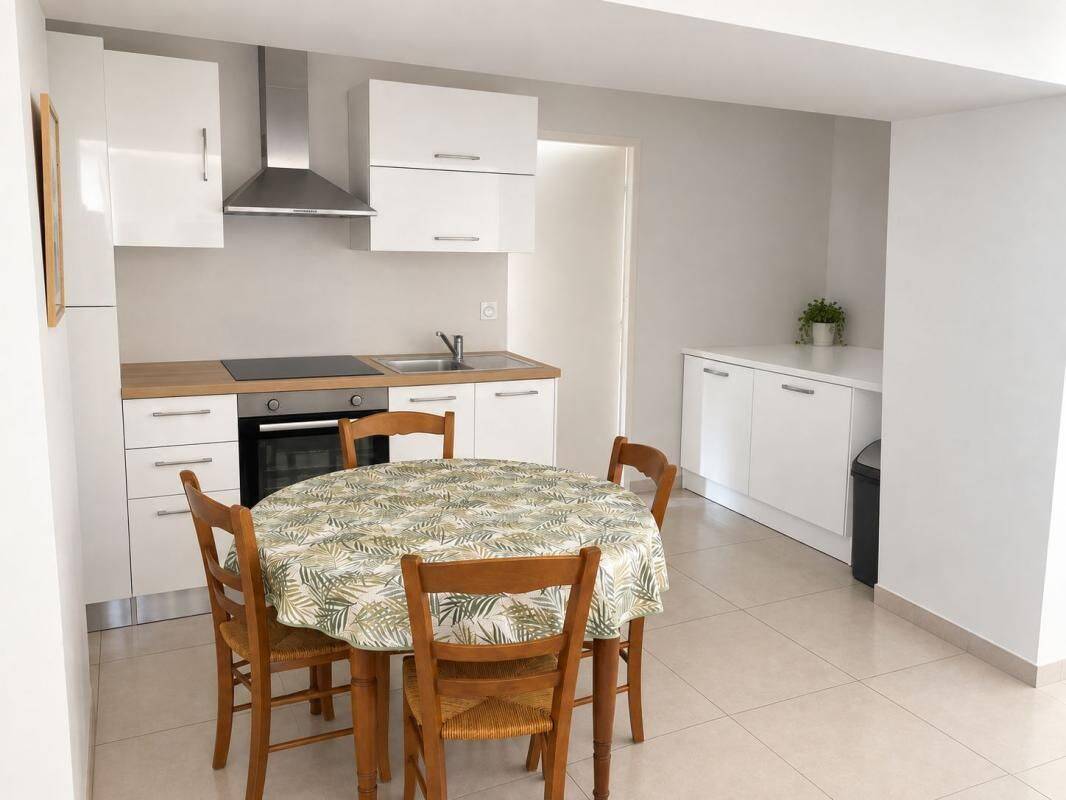Maison 3 pièces 68 m² · à Sallebœuf · 67,6 m² · 1 050 €/mois