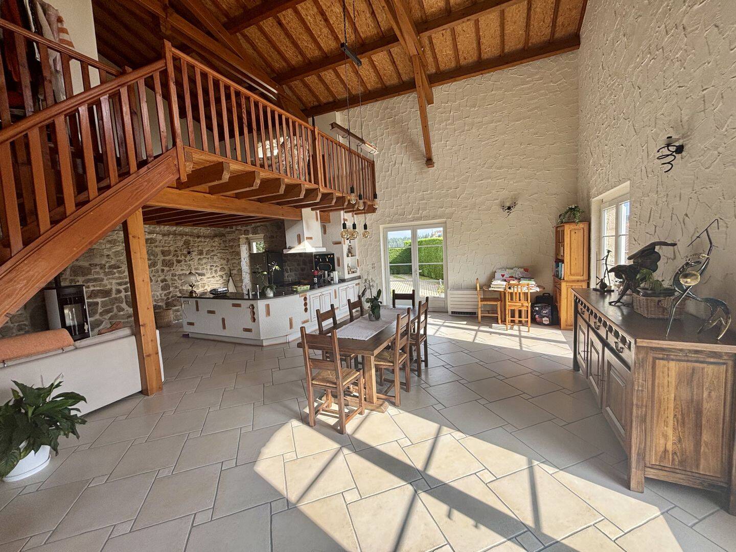 Maison 6 pièces 197 m² · à Les Villettes · 197 m² · 279 000 €