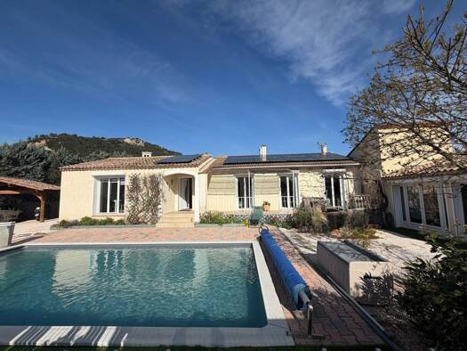 Maison de plain-pied à vendre 434 000 € 5 pièces 4 chambres 165 m² 1 450 m² de terrain Gonfaron 83590