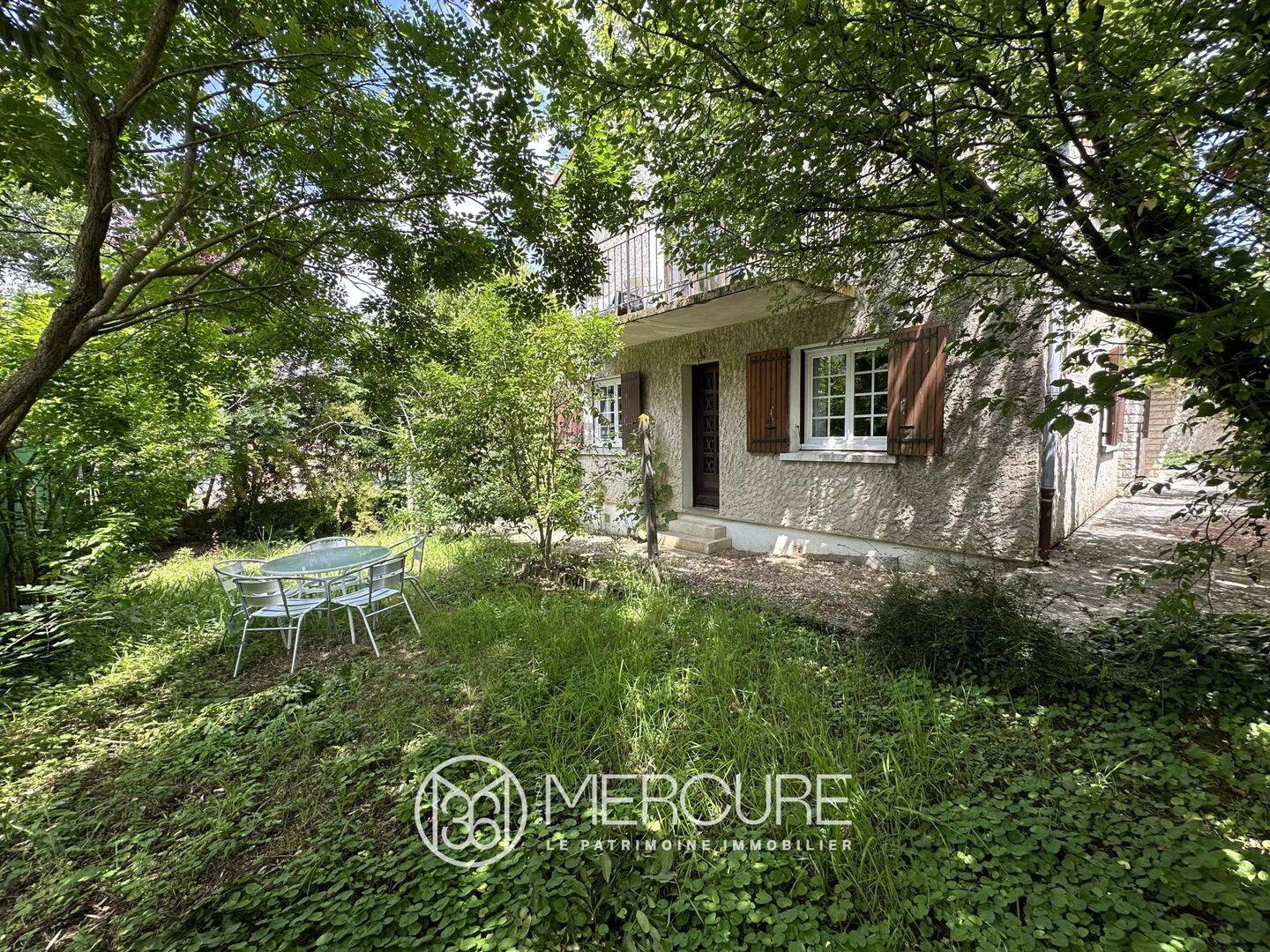 Maison 11 pièces 192 m² · à Poitiers · 192 m² · 346 500 €