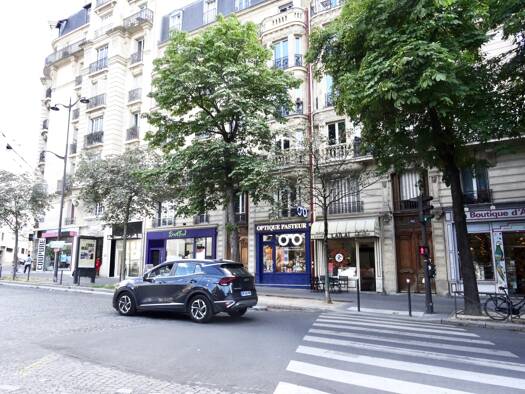 Boutique à vendre 769 900 € 2 pièces 92 m² de surface de vente Pasteur Montparnasse Paris 15ème arrondissement 75015