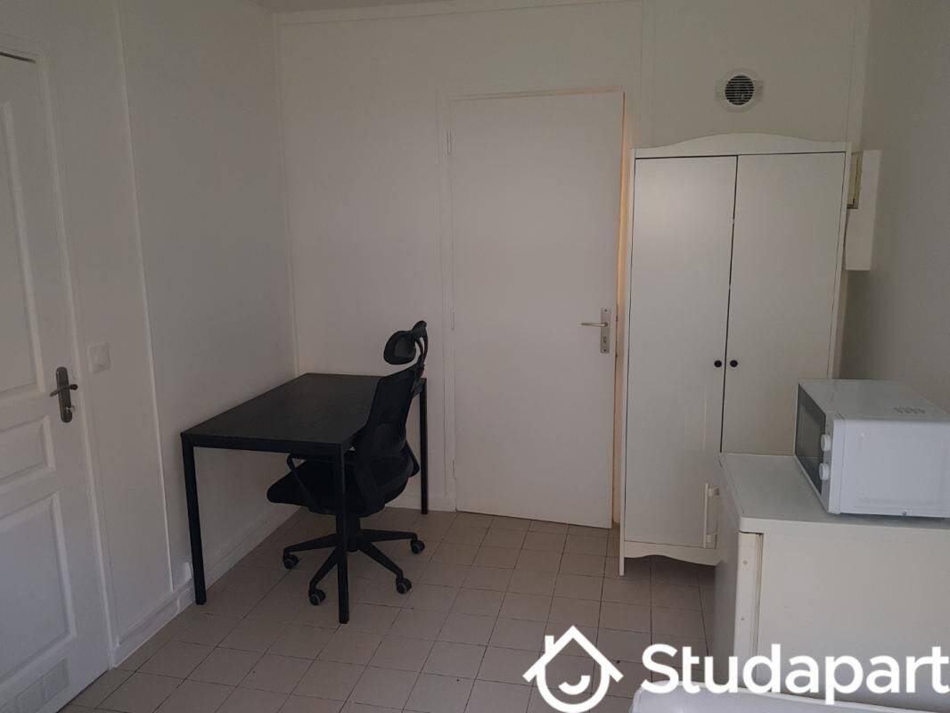 Appartement 1 pièce 14 m² · à Marly-le-Roi · 14 m² · 630 €