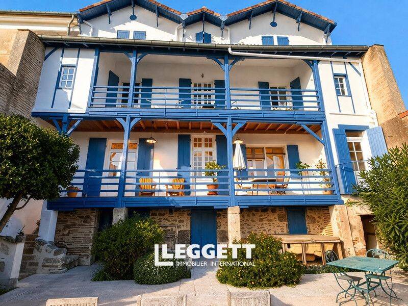 Maison 10 pièces 330 m² · à Tonneins · 330 m² · 333 900 €