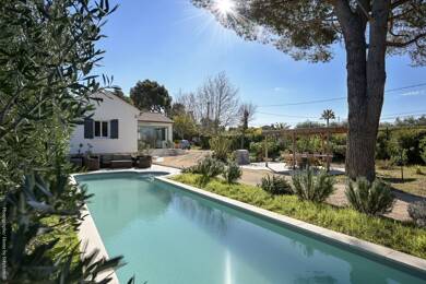 Maison de plain-pied à vendre 836 000 € 4 pièces 3 chambres 110 m² 4 200 m² de terrain Le Castellet 83330