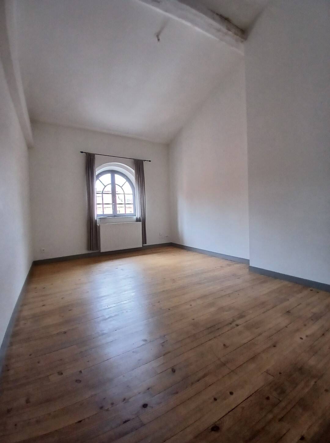 Appartement 4 pièces 83 m² · à Montauban · 83 m² · 880 €