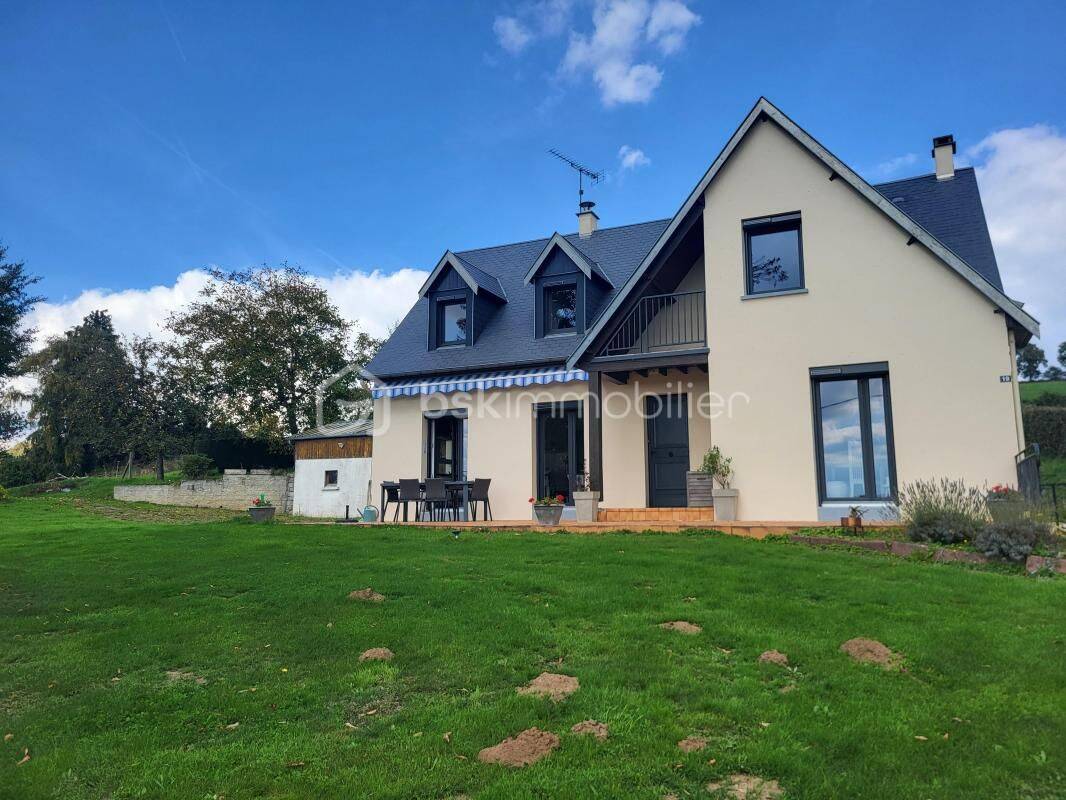 Maison 6 pièces 139 m² · à Saint-Laurent-de-Cuves · 138,9 m² · 215 000 €