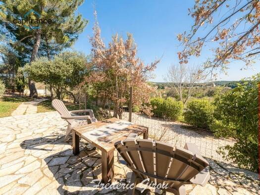 Appartement à vendre 208 000 € 3 pièces 2 chambres 52 m² RDC Mirabeau 84120