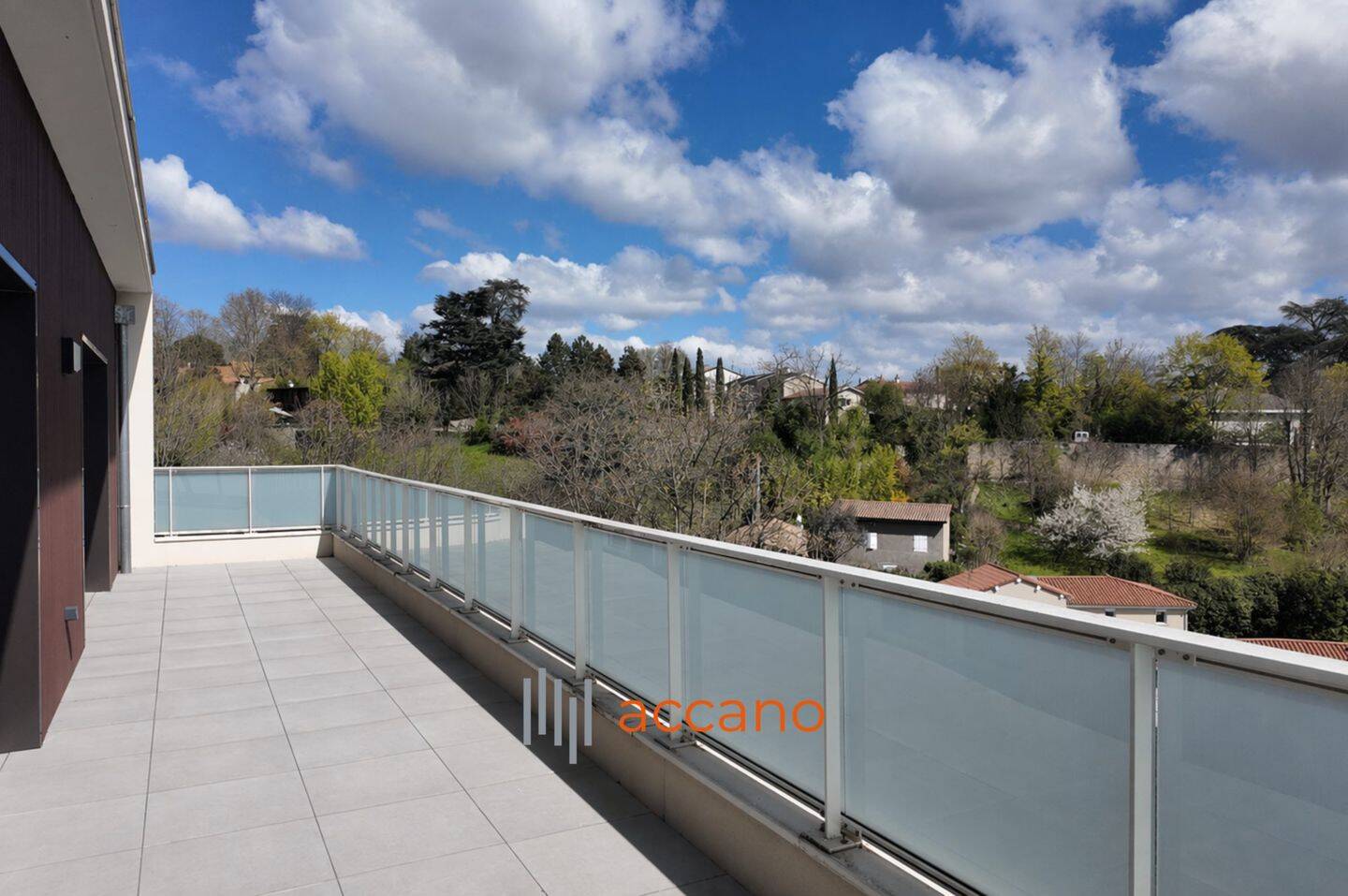 Appartement 4 pièces 111 m² · à Champagne-au-Mont-d'Or · 110,6 m² · 690 000 €