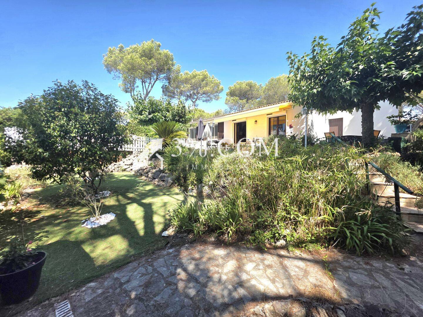 Maison 4 pièces 94 m² · à Fréjus · 94 m² · 655 000 €