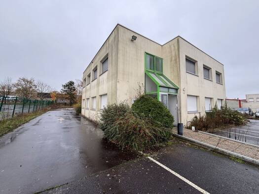 Espace bureau à louer 5 350 € 535 m² de bureaux divisible de 535 m² à 535 m² Cote Est Treillières 44119