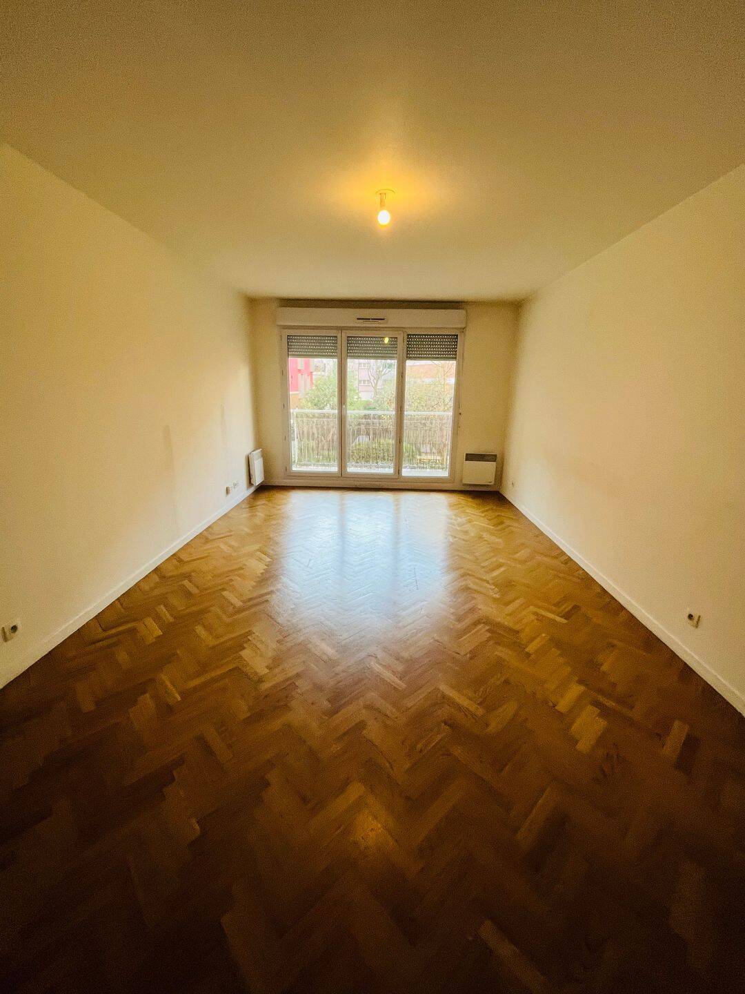Appartement 3 pièces 66 m² · à Suresnes · 66 m² · 1 568 €