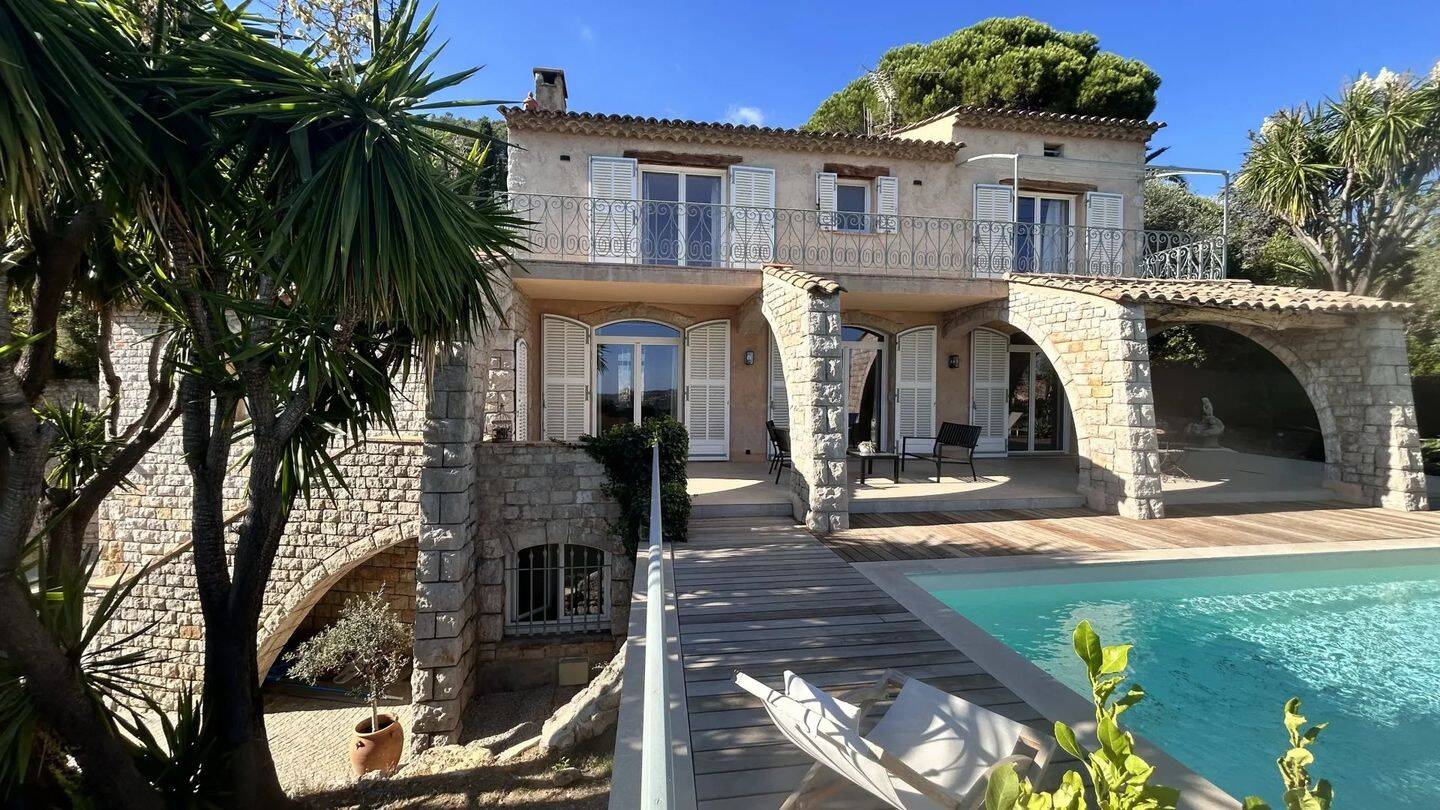 Maison 7 pièces 340 m² · à Grasse · 340 m² · 2 500 000 €