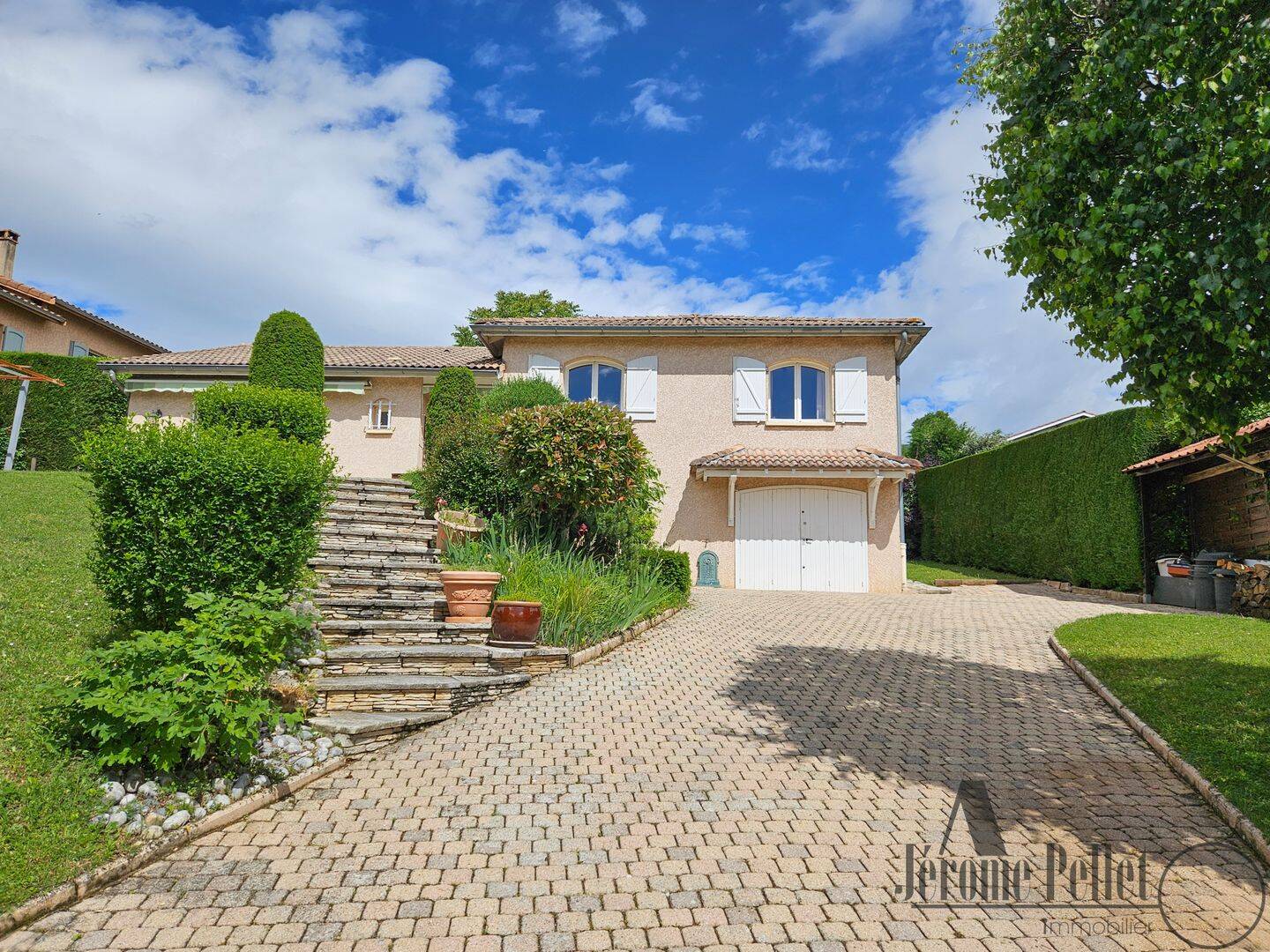 Maison 6 pièces 110 m² · à Communay · 110 m² · 485 000 €