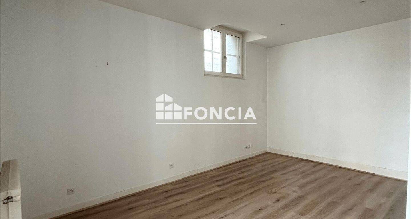 Appartement 3 pièces 81 m² · à Saint-Étienne · 81,1 m² · 684 €/mois