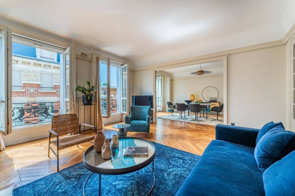 Appartement 4 pièces 150 m² · à Paris 3ème Arrondissement · 150,4 m² · 8 900 €