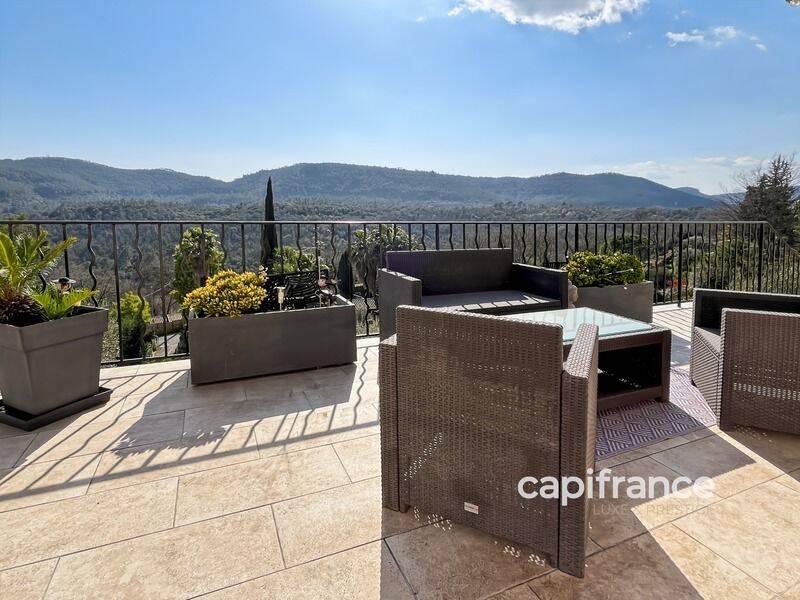 Maison 7 pièces 156 m² · à Bagnols-en-Forêt · 156 m² · 799 000 €